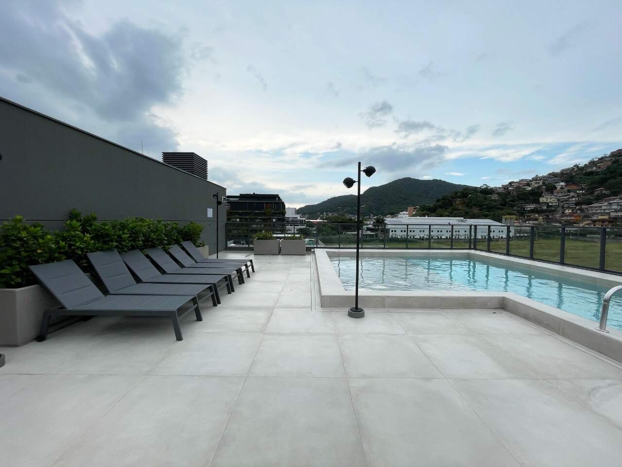 Apartamento para aluguel no Saco Grande: 