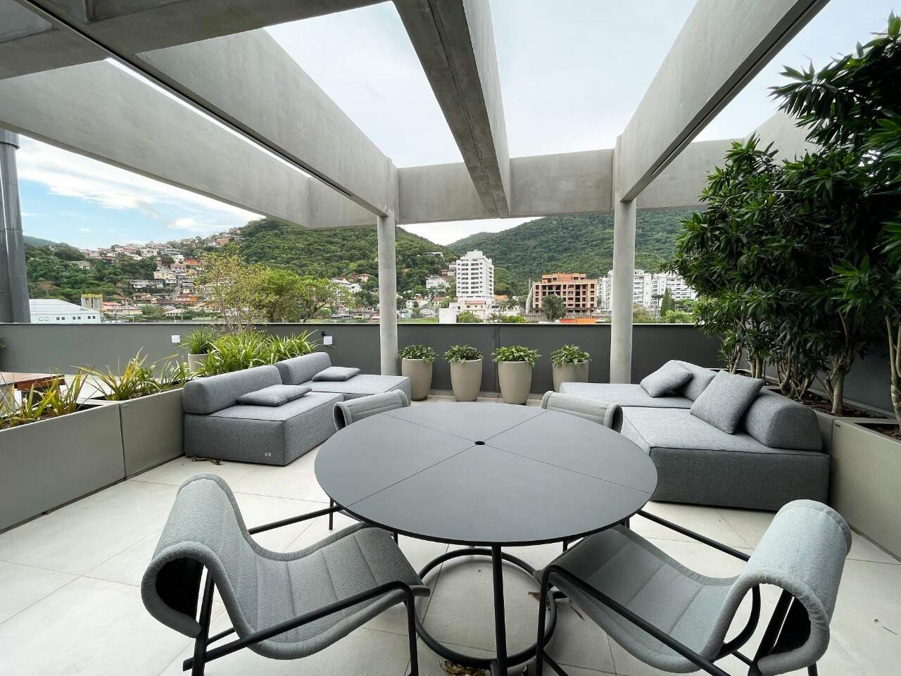 Apartamento para aluguel no Saco Grande: 