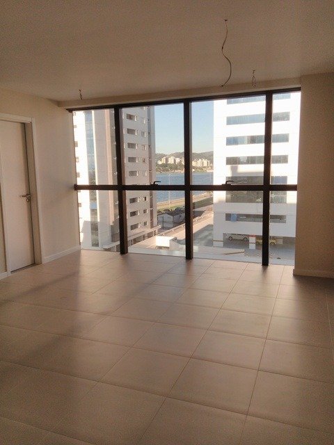 Salas/Conjuntos à venda no Estreito: 