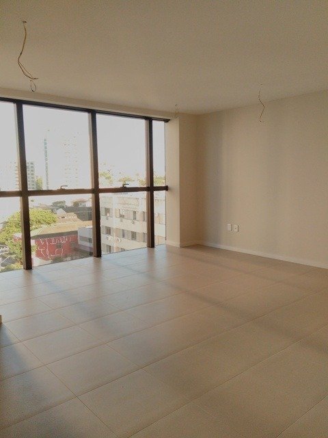 Salas/Conjuntos à venda no Estreito: 