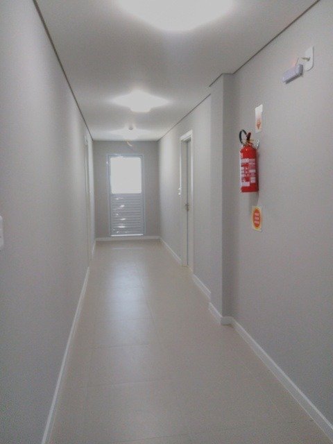 Salas/Conjuntos à venda no Estreito: 