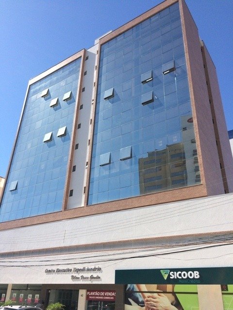 Salas/Conjuntos à venda no Estreito: 