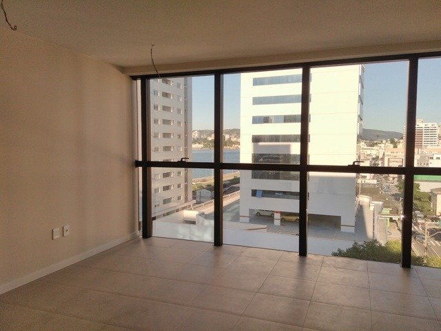 Salas/Conjuntos à venda no Estreito: 