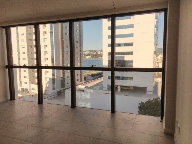 Salas/Conjuntos à venda no Estreito: 