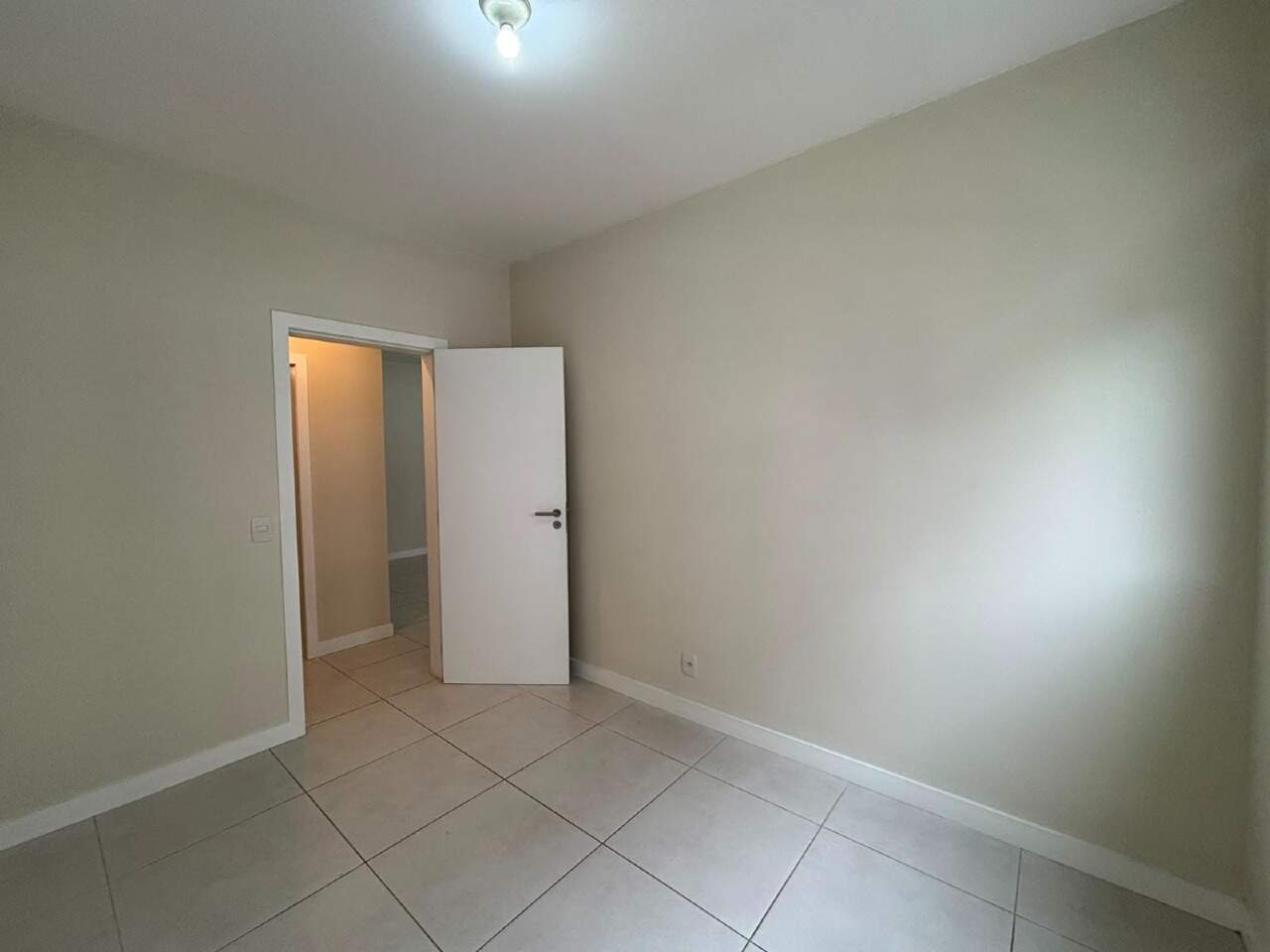 Apartamento para aluguel no Itacorubi: 