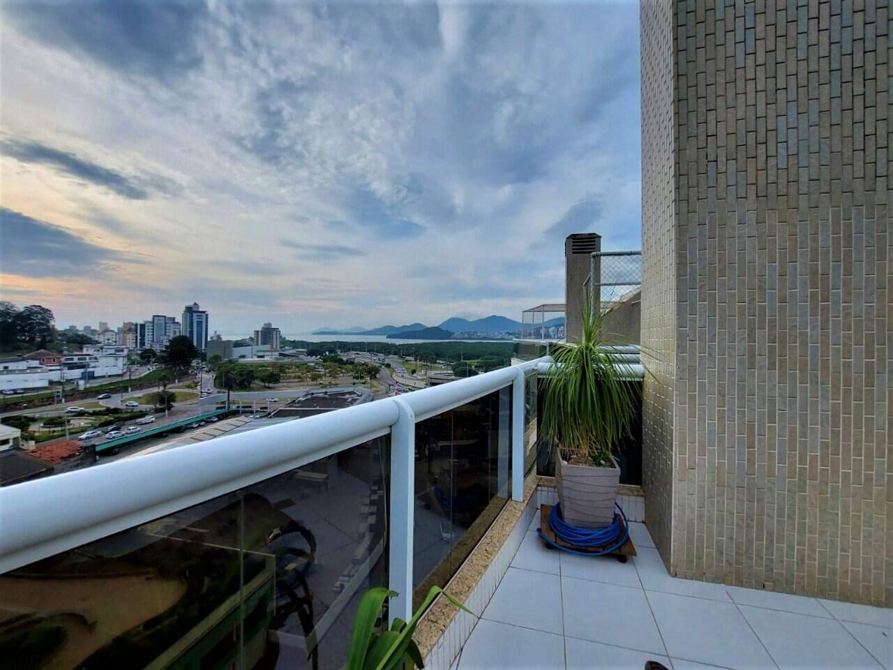 Cobertura duplex à venda no Trindade: 