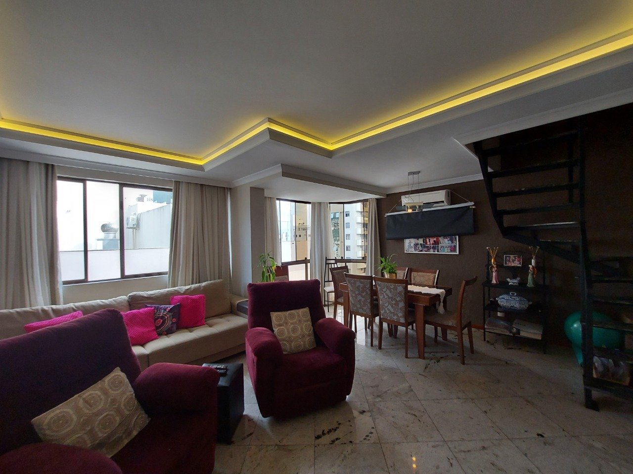 Cobertura duplex à venda no Centro: 