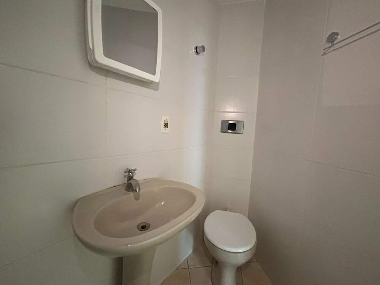 Apartamento para aluguel no Capoeiras: 