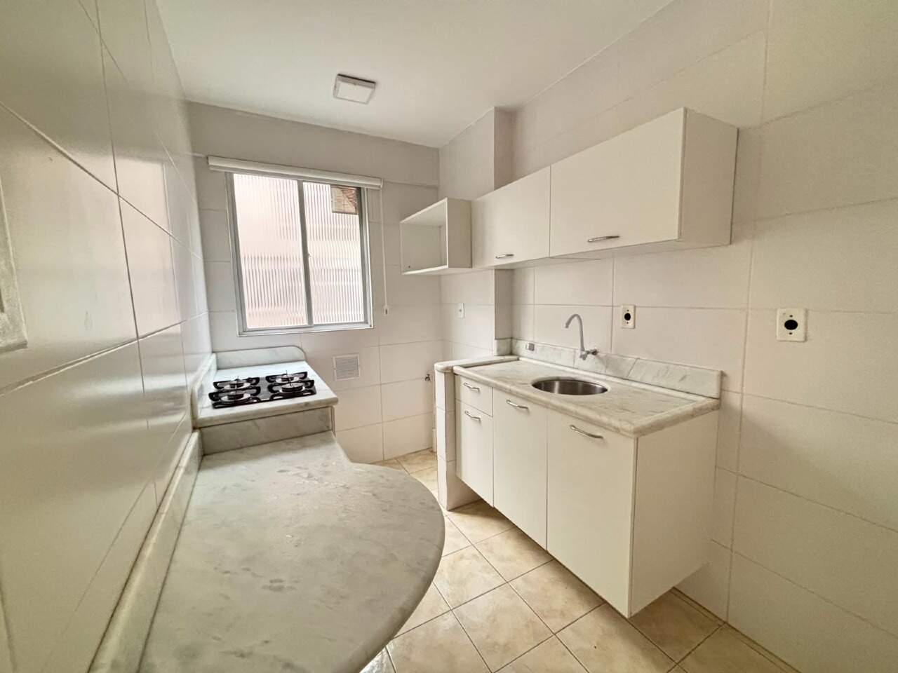 Apartamento para aluguel no Capoeiras: 