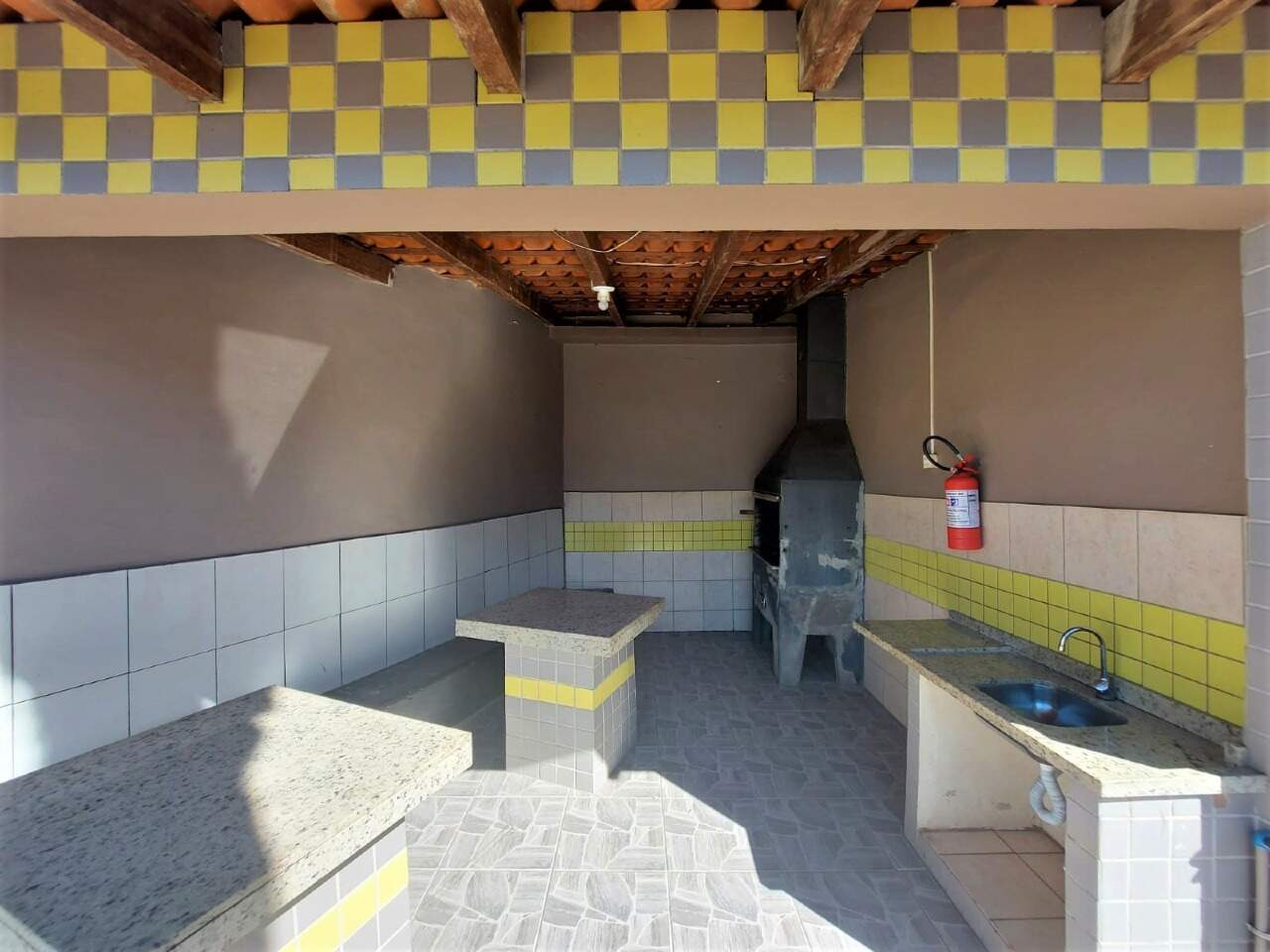 Apartamento para aluguel no Capoeiras: 