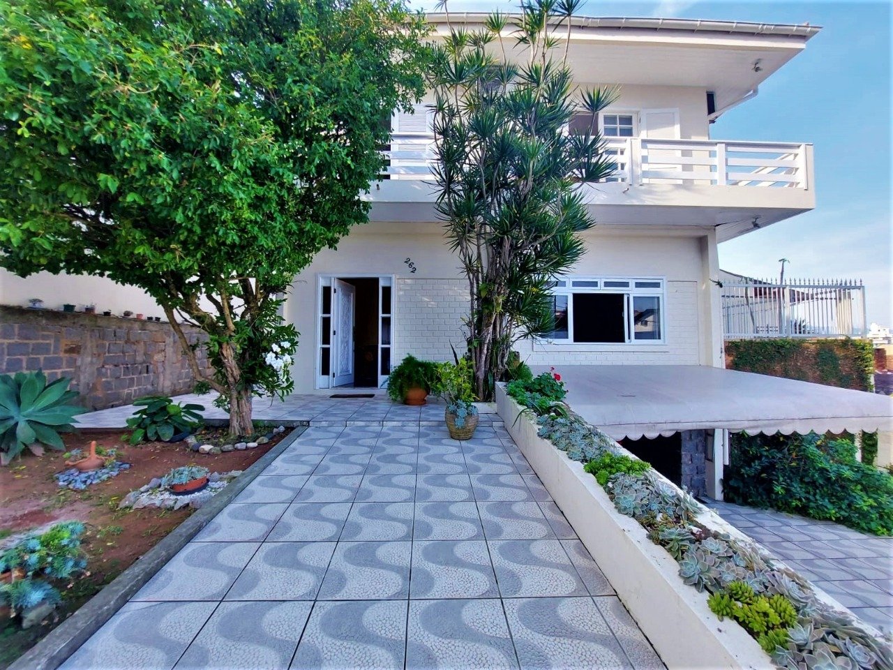 Casa à venda no Coqueiros: 