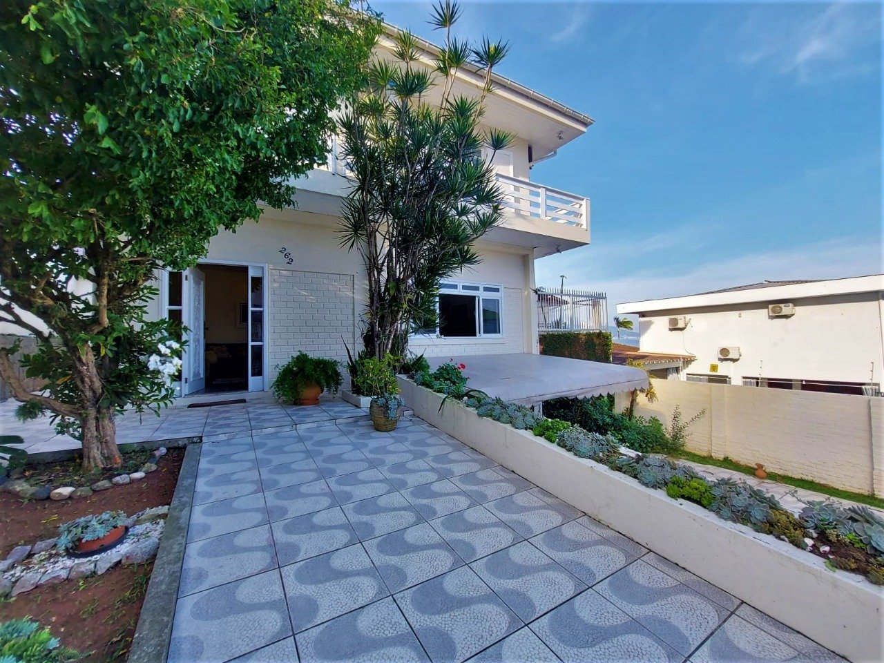 Casa à venda no Coqueiros: 