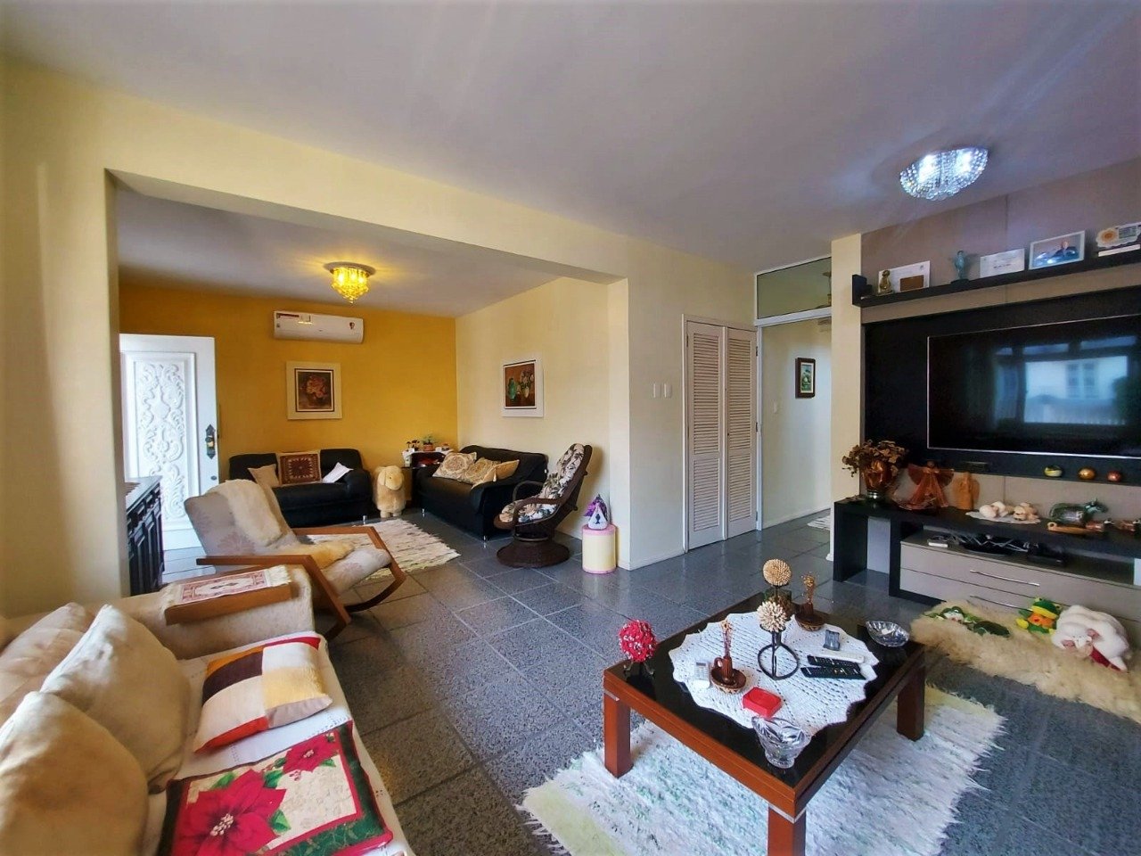 Casa à venda no Coqueiros: 