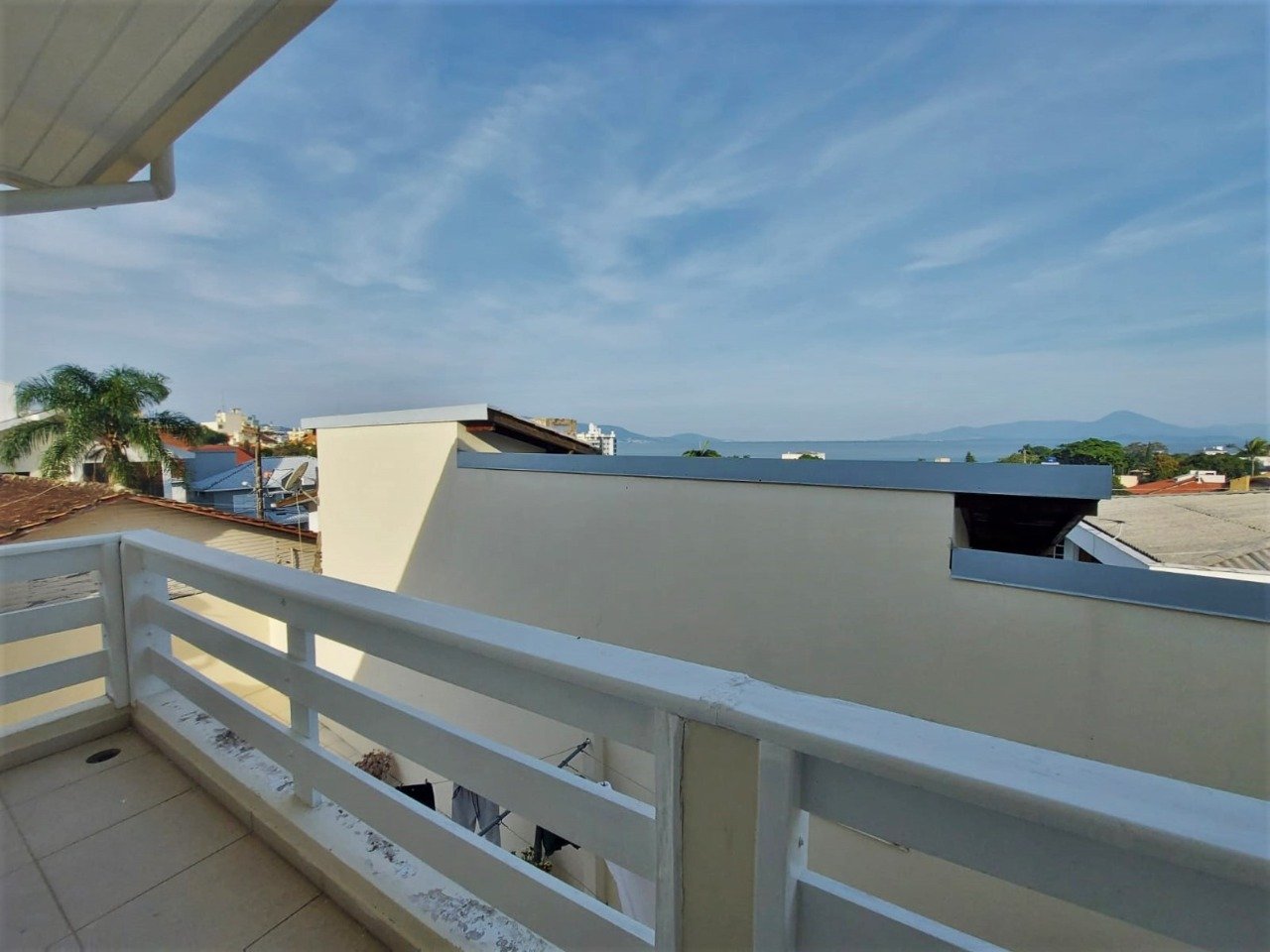 Casa à venda no Coqueiros: 