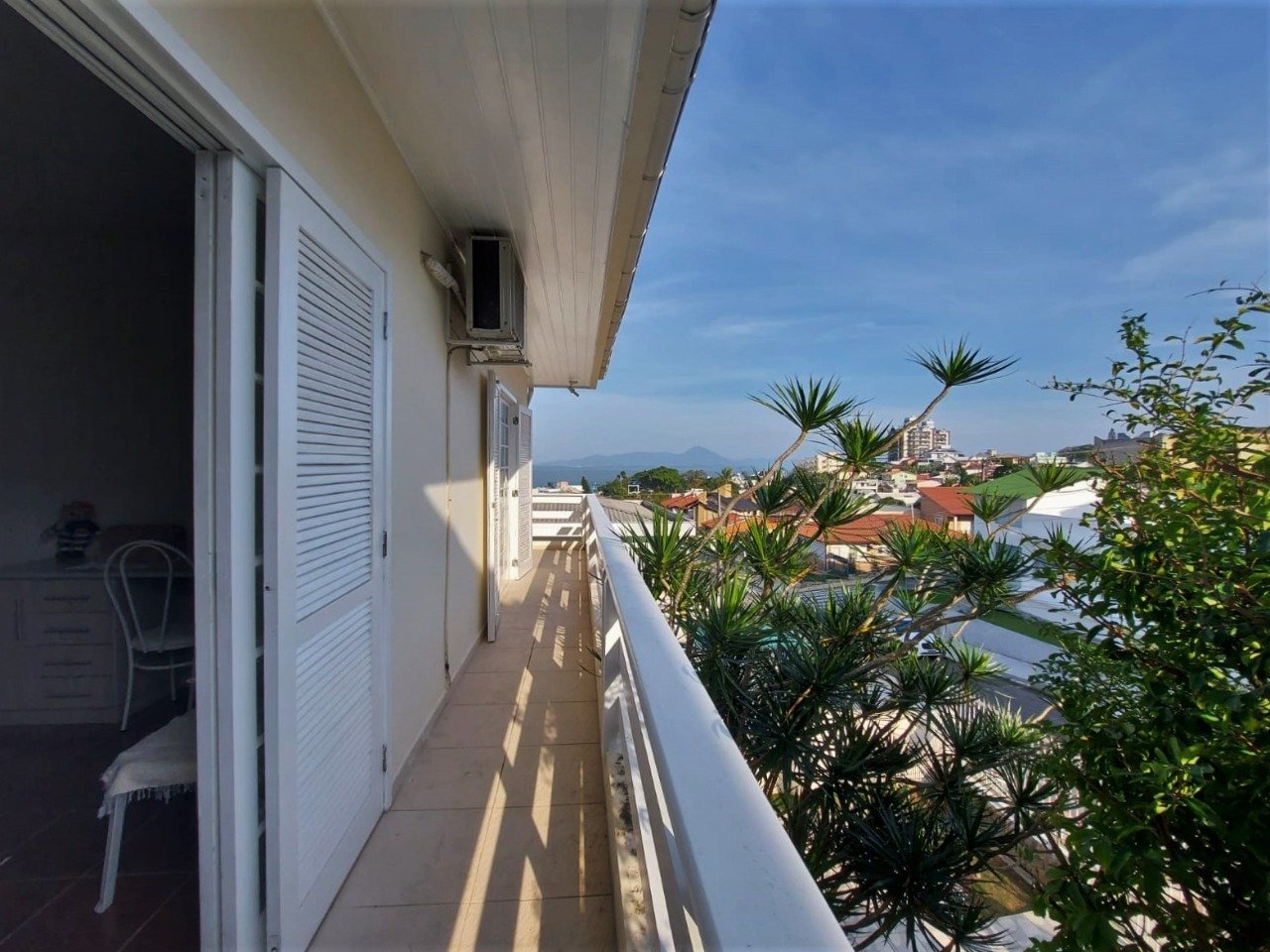 Casa à venda no Coqueiros: 