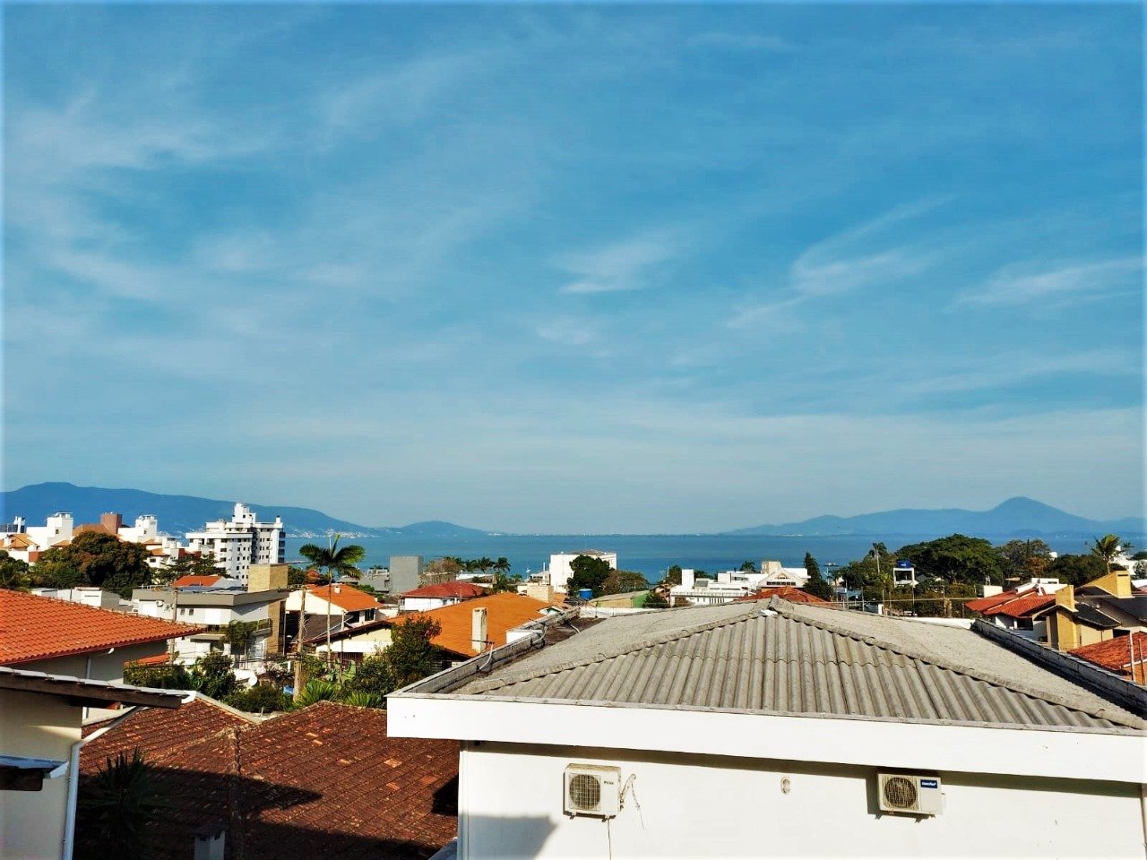 Casa à venda no Coqueiros: 