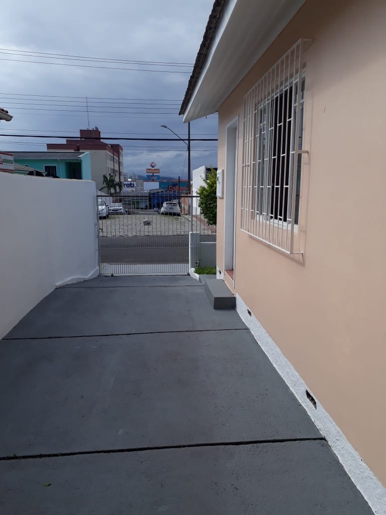 Casa à venda no Barreiros: 