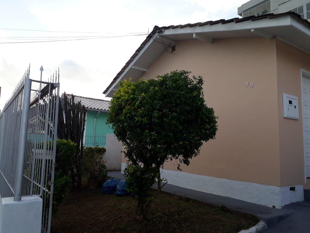 Casa à venda no Barreiros: 