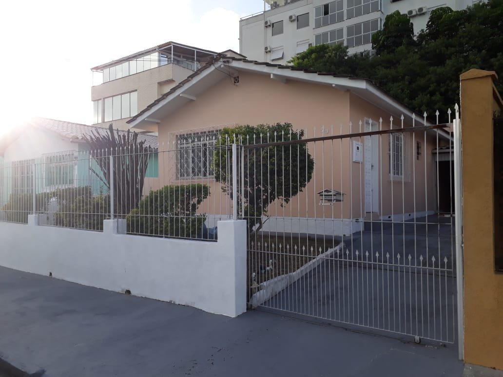 Casa à venda no Barreiros: 