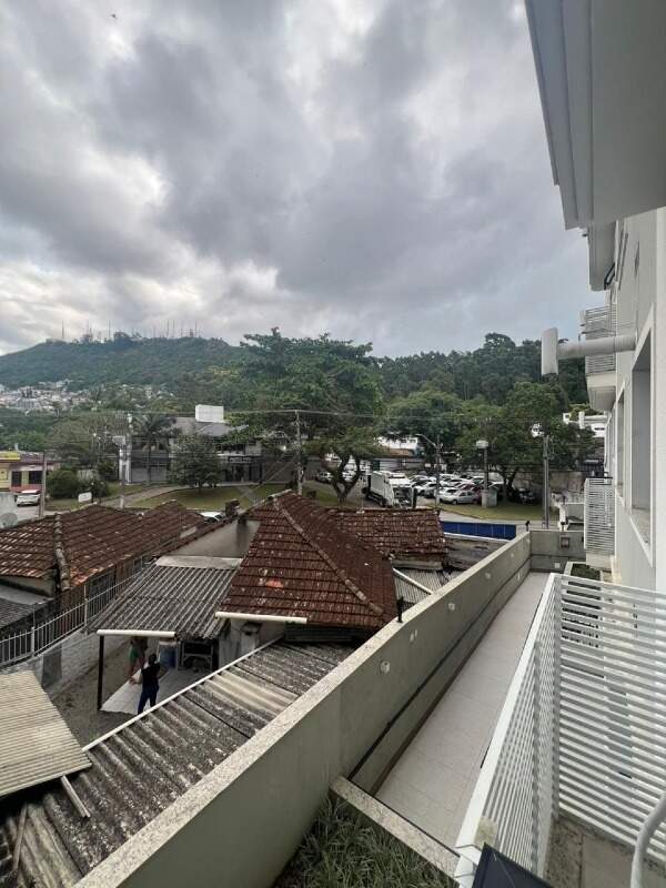 Apartamento para aluguel no Trindade: 