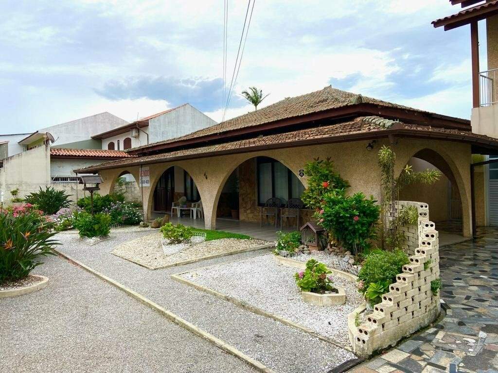 Casa à venda no PRAIA COMPRIDA: 