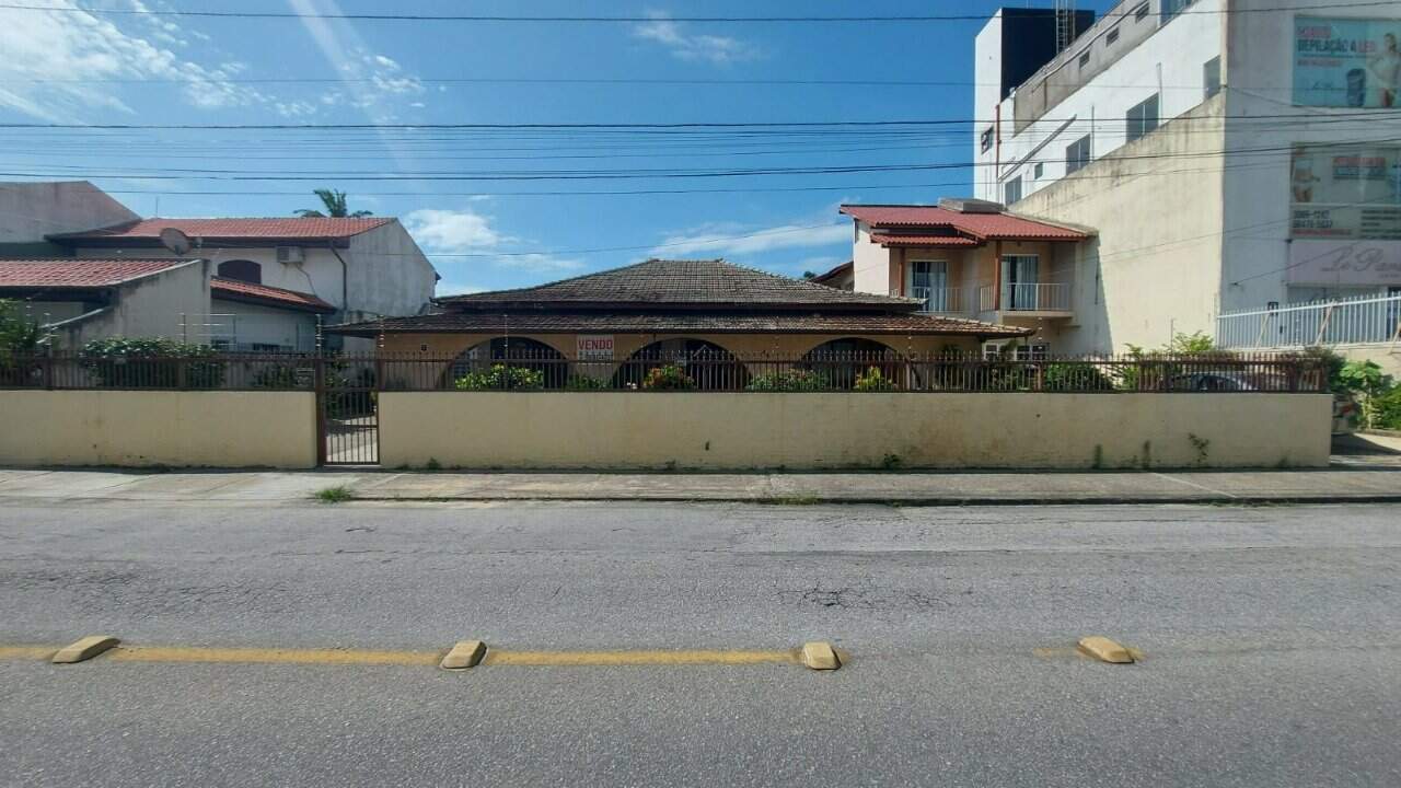 Casa à venda no PRAIA COMPRIDA: 