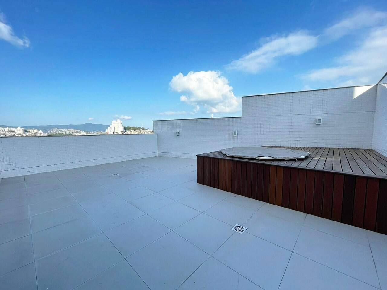 Apartamento à venda no Capoeiras: 