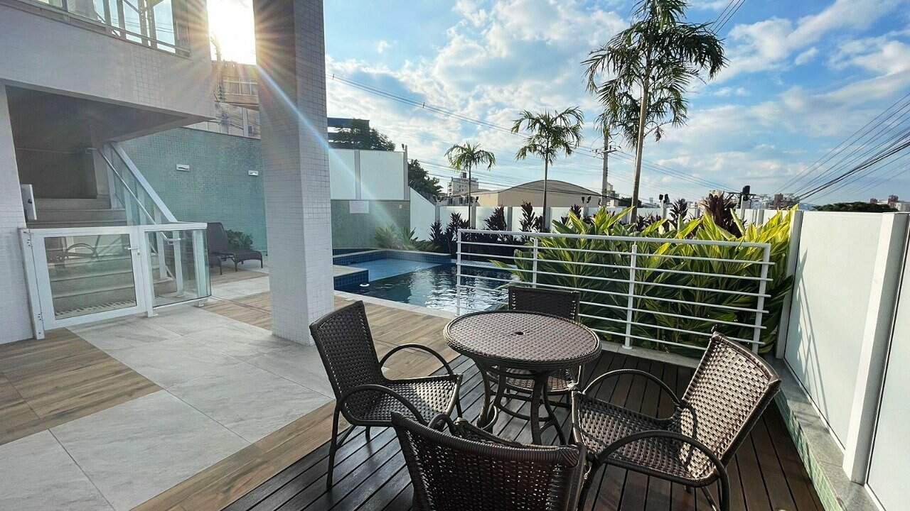 Apartamento à venda no Capoeiras: 