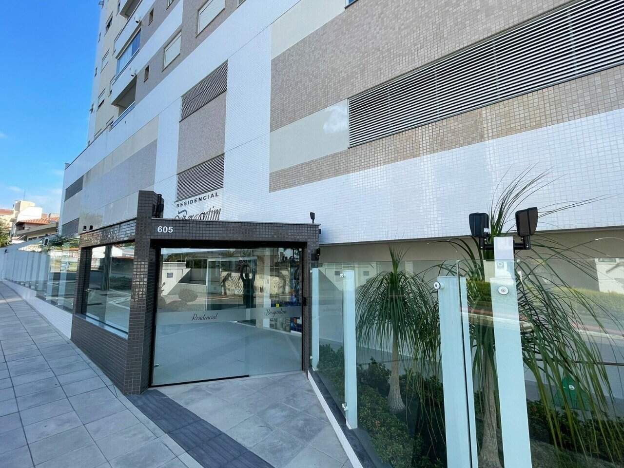 Apartamento à venda no Capoeiras: 