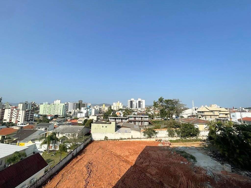 Apartamento à venda no Capoeiras: 
