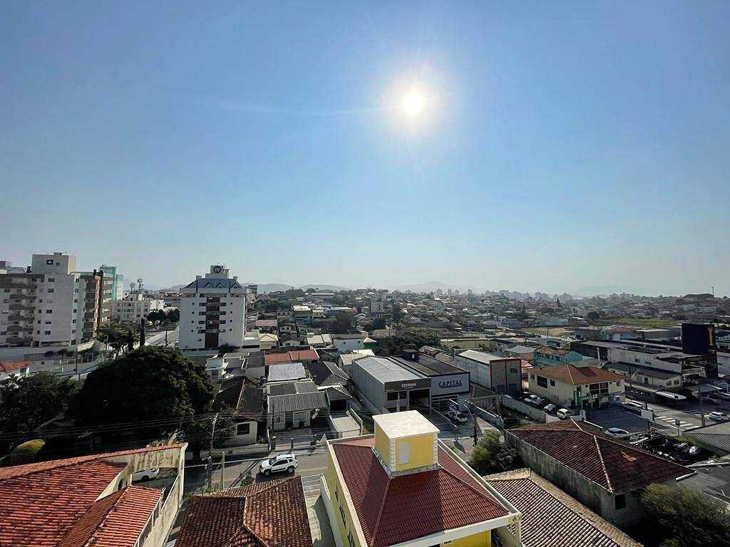 Apartamento à venda no Capoeiras: 