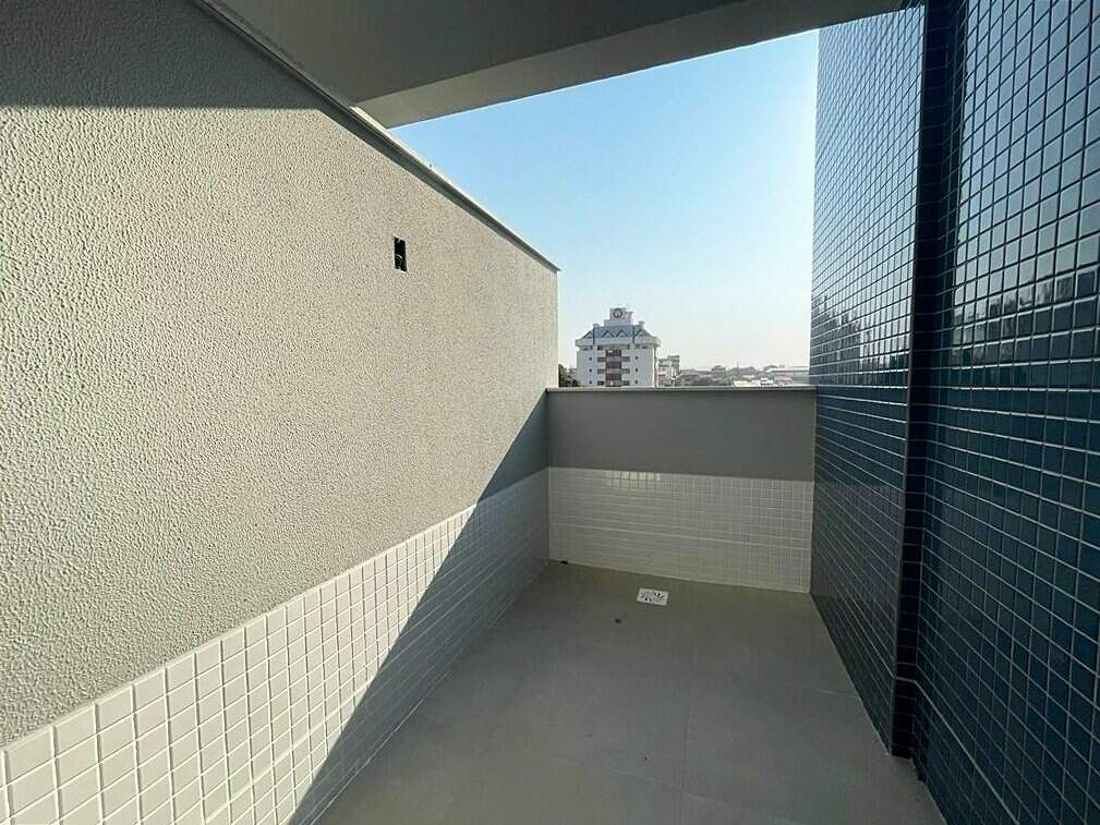Apartamento à venda no Capoeiras: 