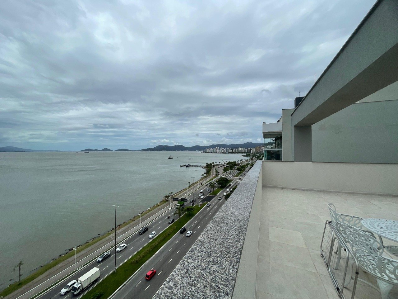 Cobertura duplex à venda no Centro: 