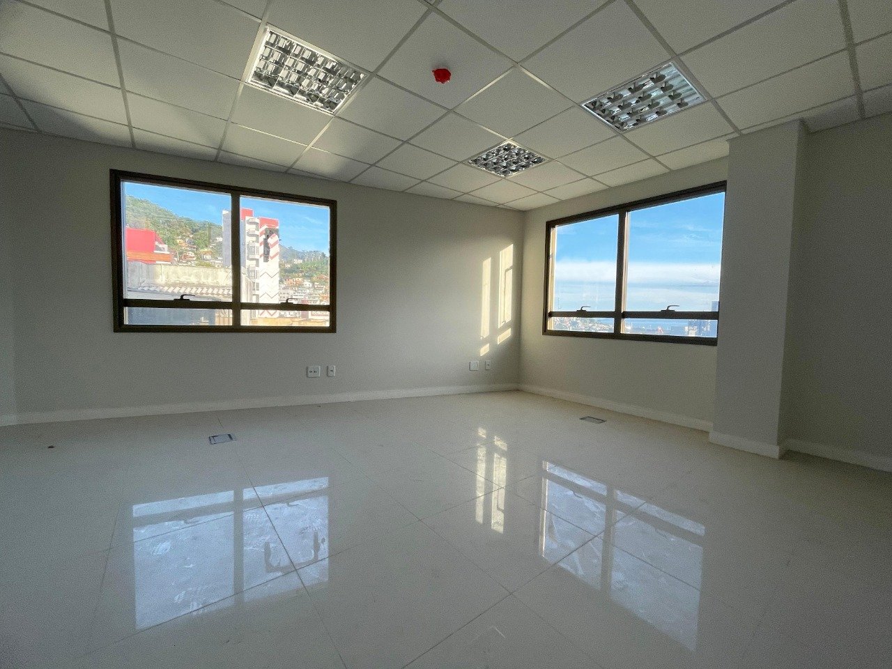 Salas/Conjuntos à venda no Centro: 