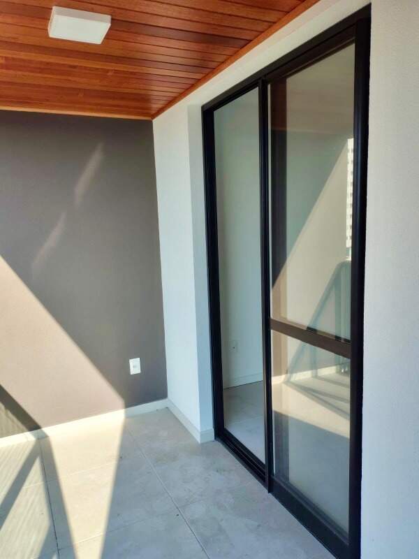 Apartamento à venda no Barreiros: