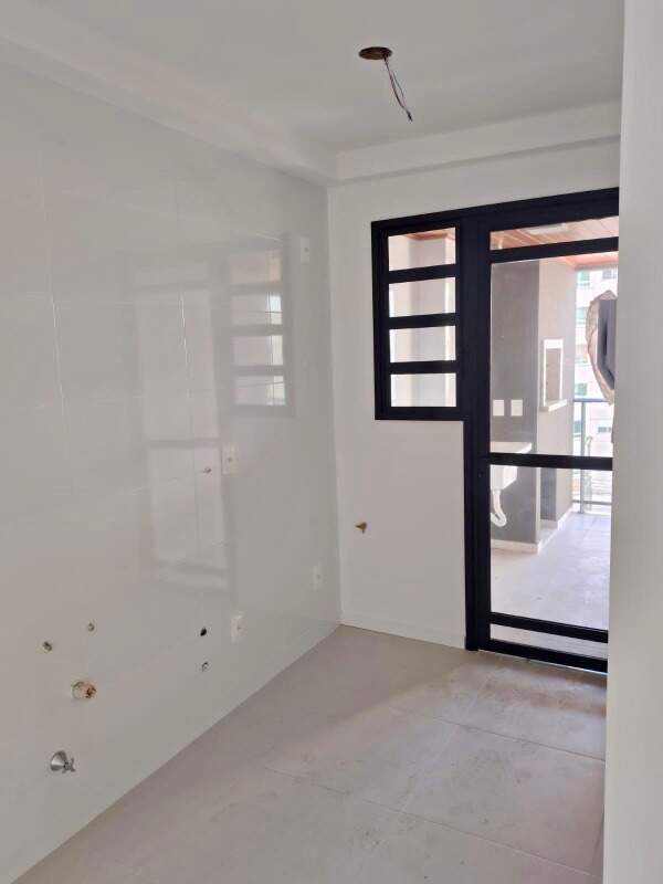 Apartamento à venda no Barreiros: