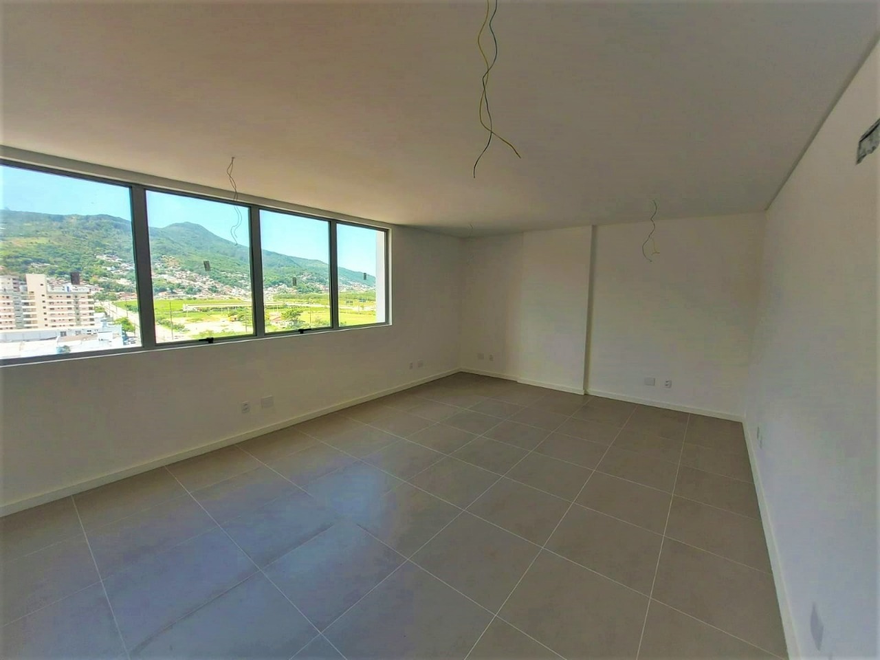 Salas/Conjuntos para aluguel no Saco Dos Limoes: 