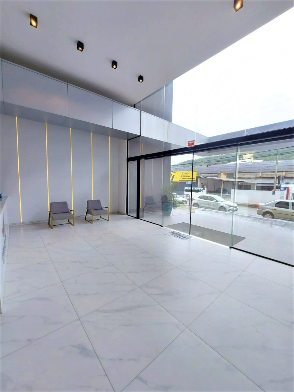 Salas/Conjuntos para aluguel no Saco Dos Limoes: 