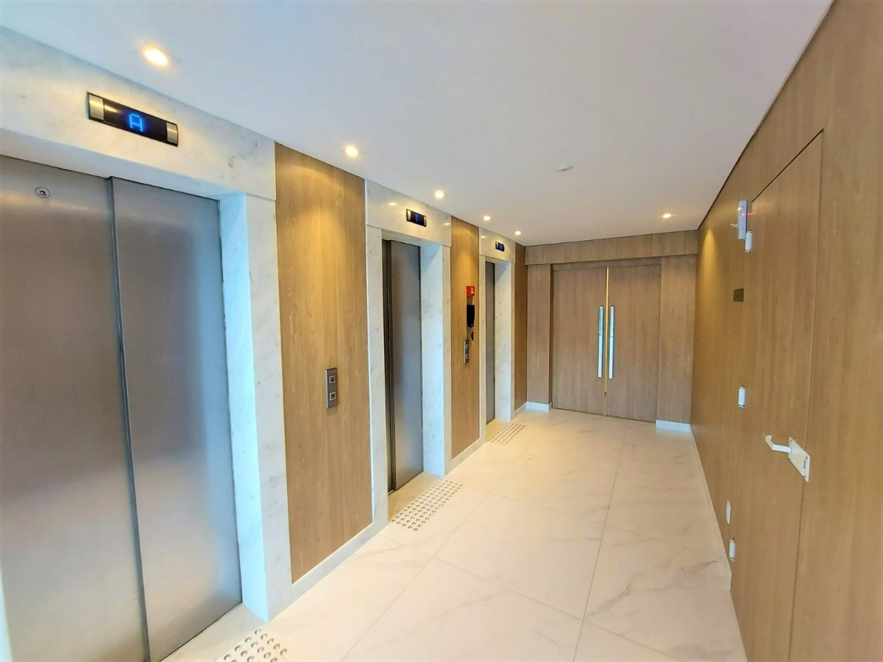 Salas/Conjuntos para aluguel no Saco Dos Limoes: 