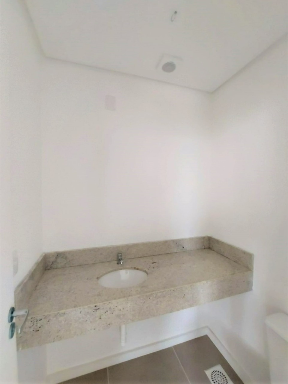 Salas/Conjuntos para aluguel no Saco Dos Limoes: 