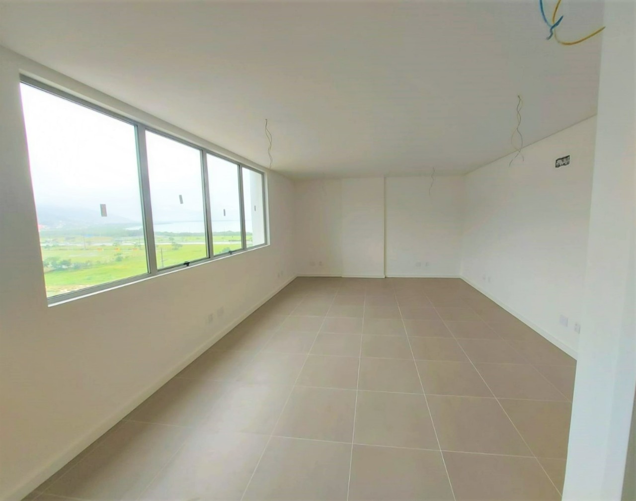 Salas/Conjuntos para aluguel no Saco Dos Limoes: 