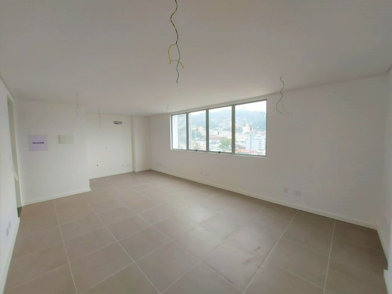 Salas/Conjuntos para aluguel no Saco Dos Limoes: 