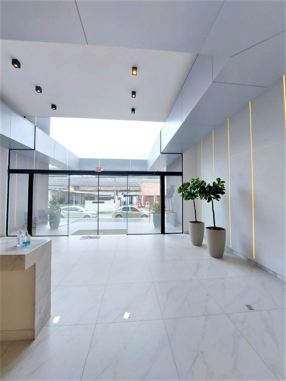 Salas/Conjuntos para aluguel no Saco Dos Limoes: 