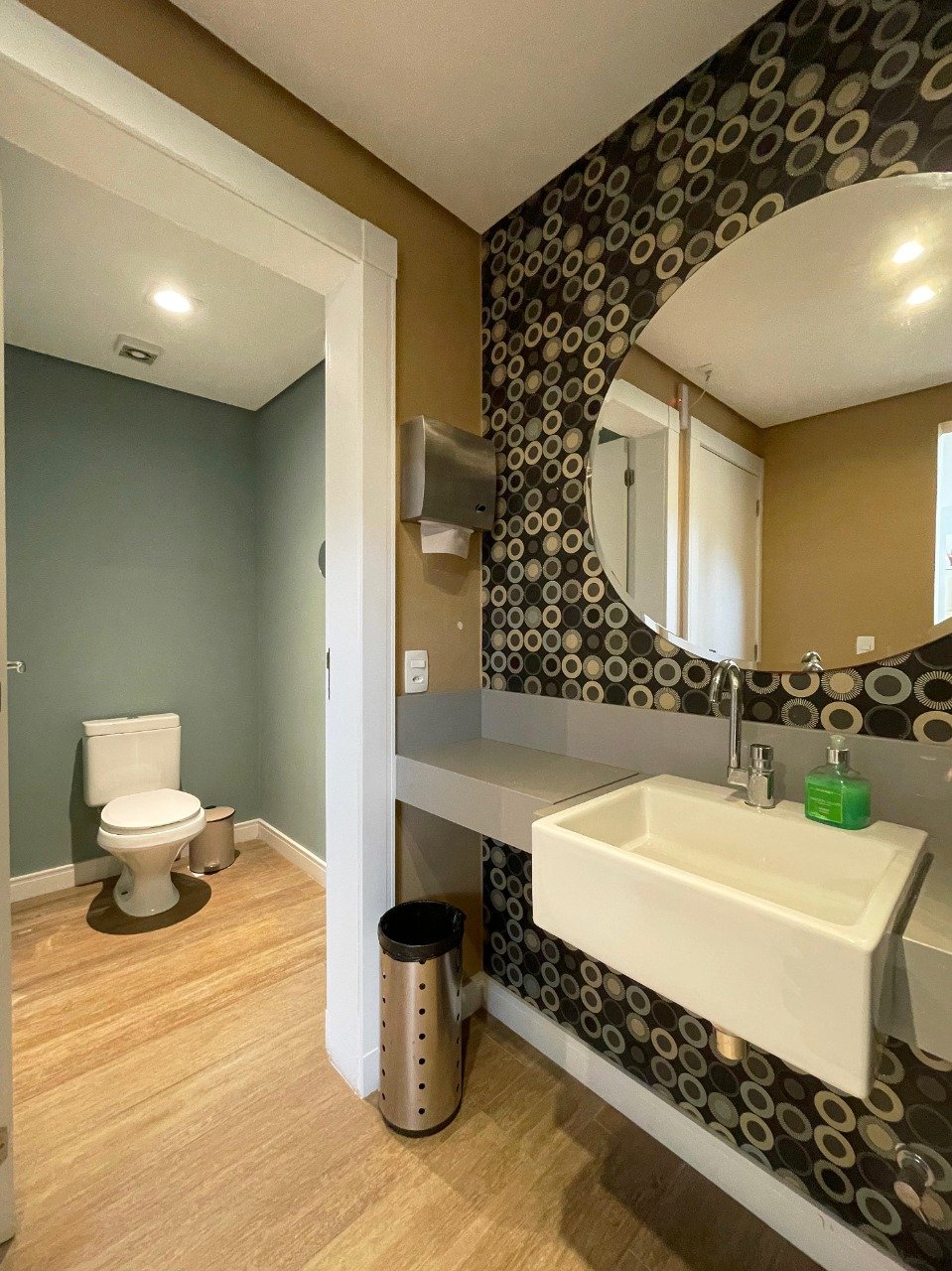 Apartamento à venda no Coqueiros: 