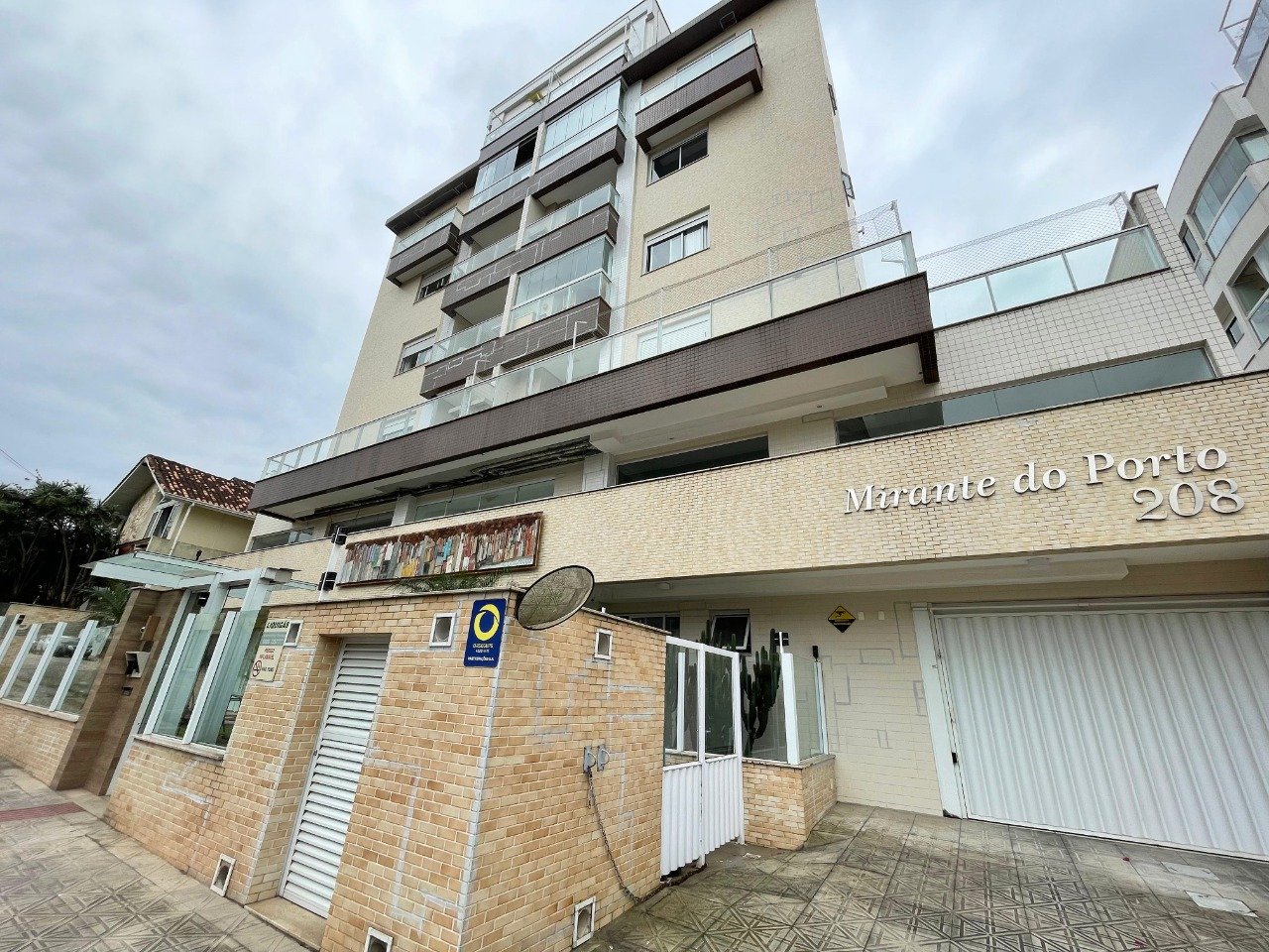 Apartamento à venda no Coqueiros: 