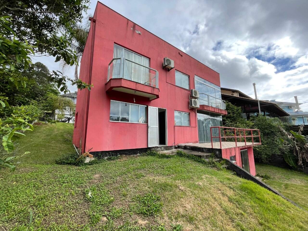 Casa em Condomínio à venda no Cacupe: 