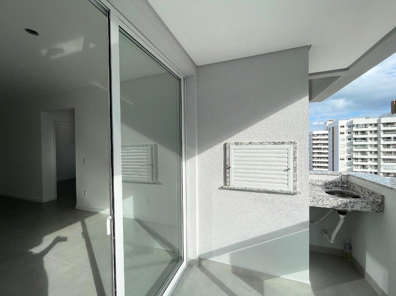 Apartamento à venda no Barreiros: 