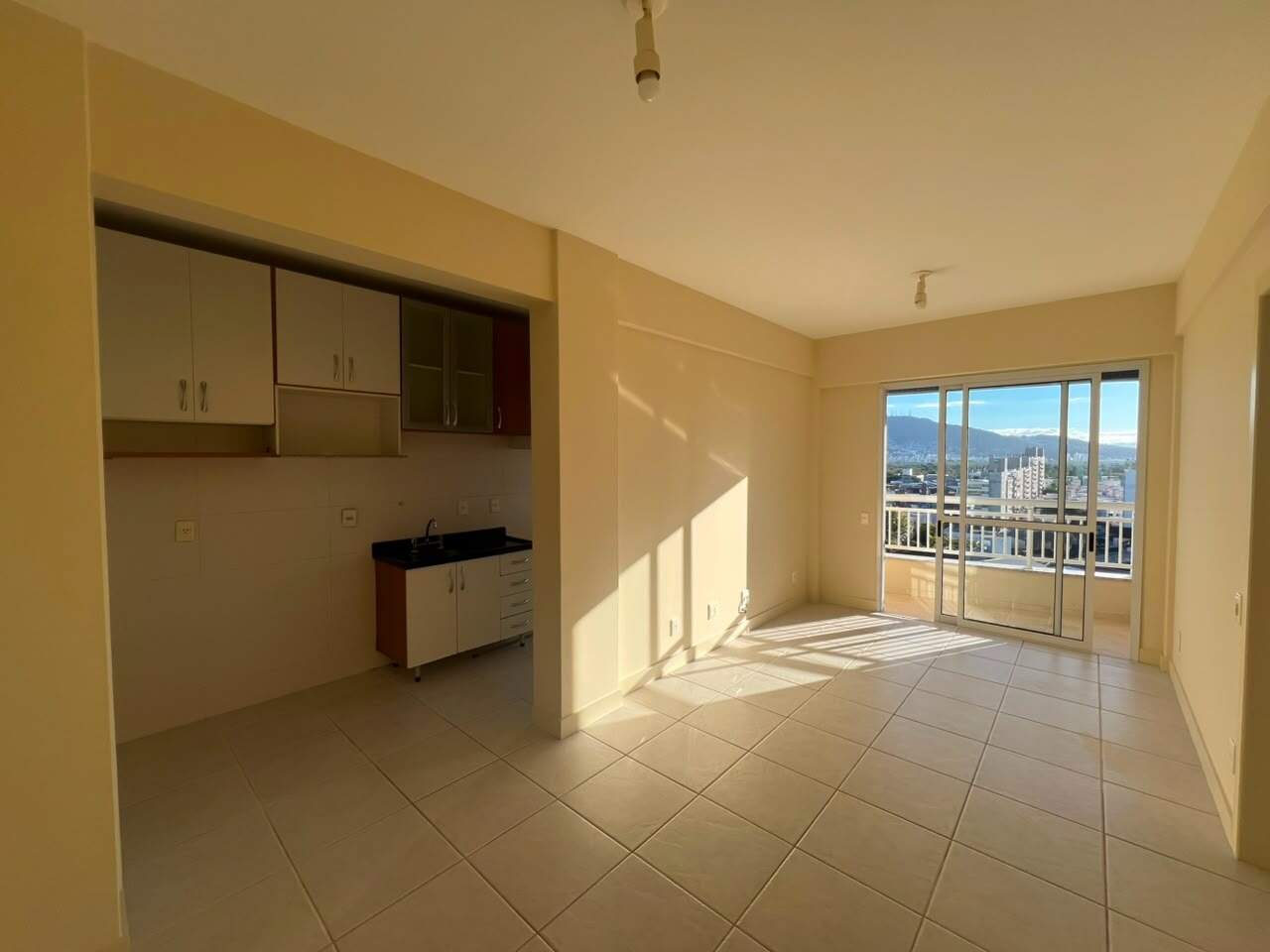 Apartamento para aluguel no Itacorubi: 