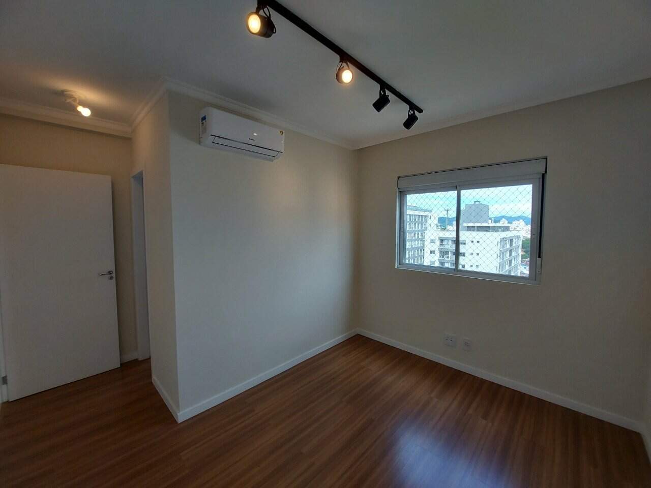 Apartamento à venda no Estreito: