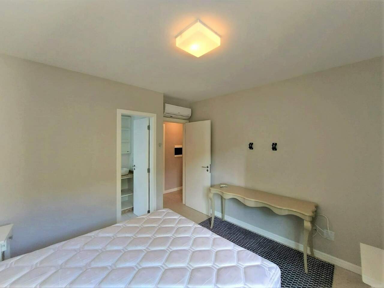 Apartamento para aluguel no Jurere: